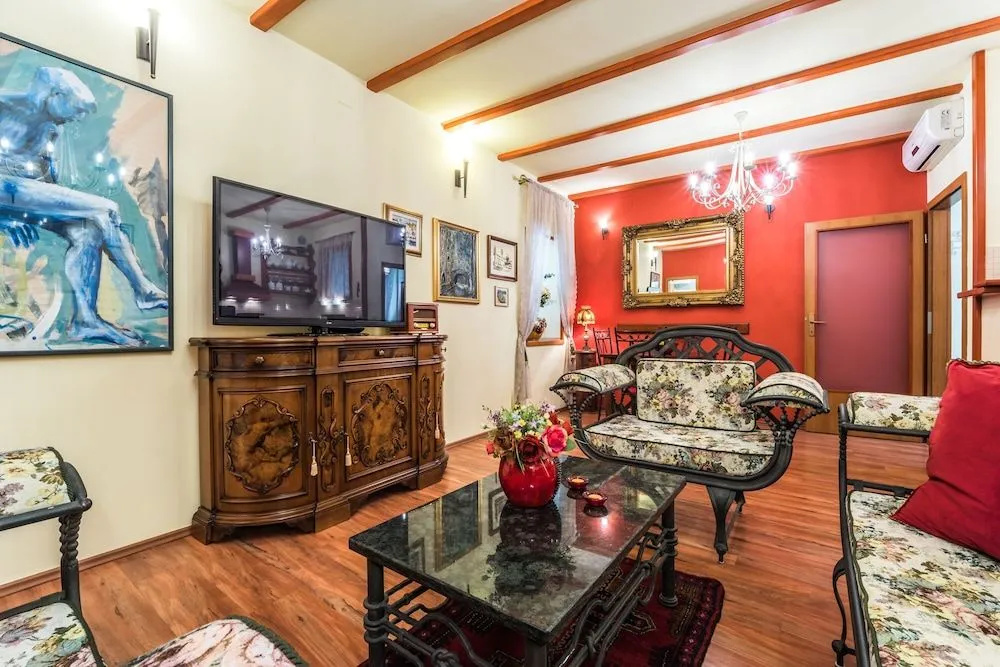 Emperors Suites