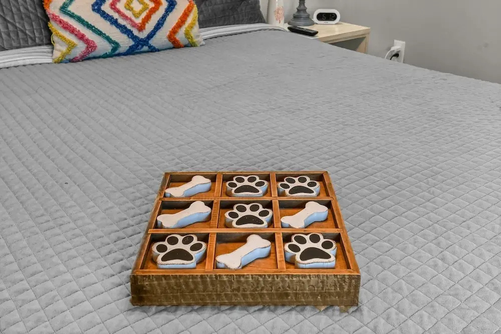 Rotties' 2 Bedroom Home by RedAwning