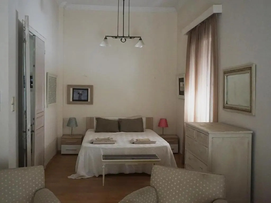 Independent entrance Apt - 130M2 - Garden - Private Parking