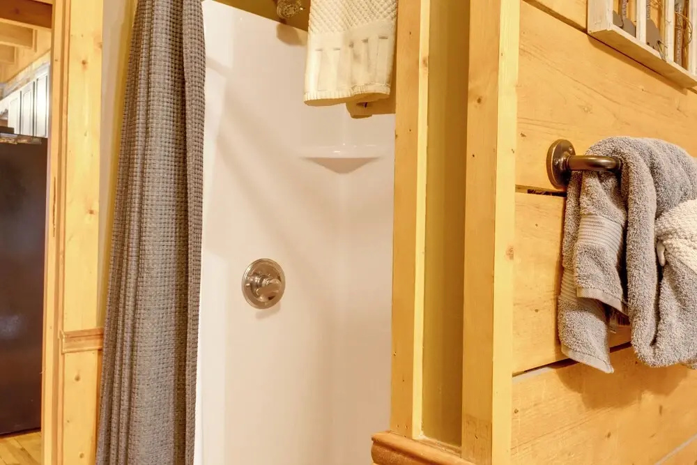 Spacious Gatlinburg Cabin w/ Hot Tub & Game Room!
