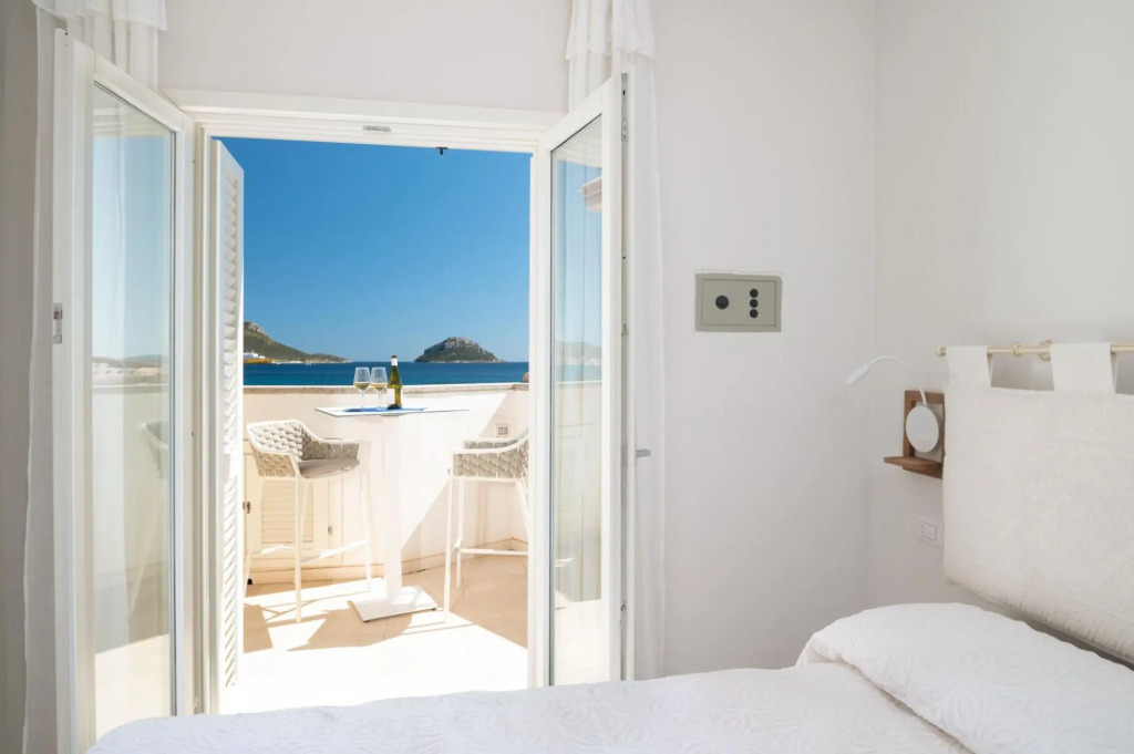 This charming one bedroom apartment is refined and elegantly furnished. It is perfect for a couple b-S'Abba Charming