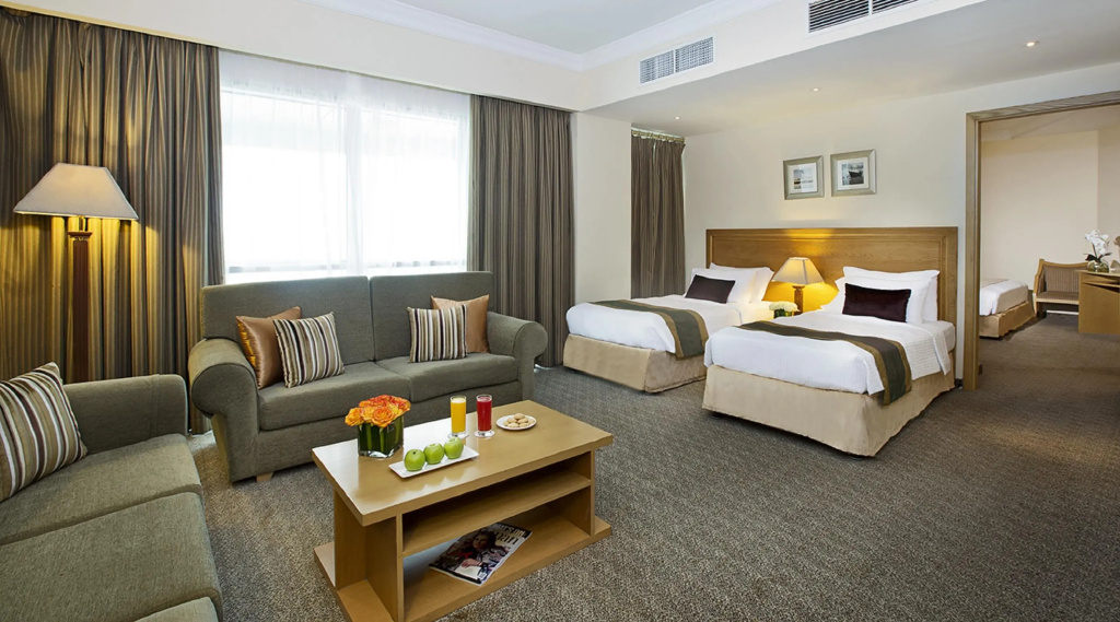 Отель DoubleTree by Hilton Dubai Port Saeed