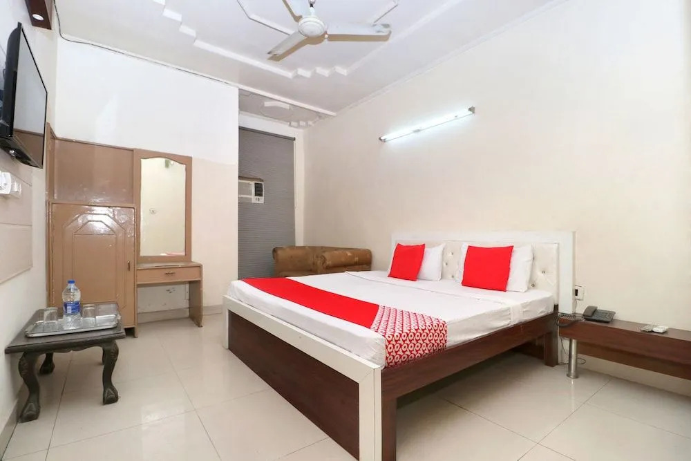 OYO 24322 Hotel Gulshan