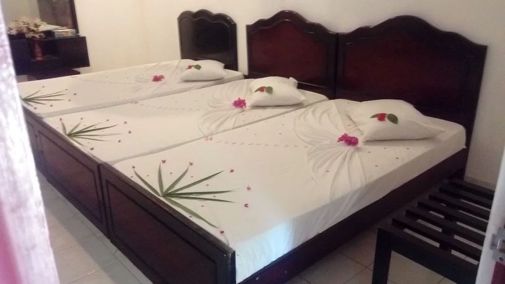 Sarathchandra Tourist Guest House