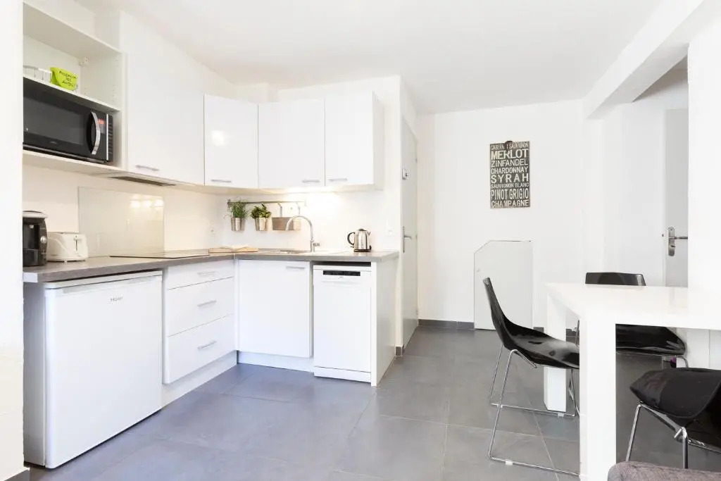 BNB RENTING Chez Dominique - 1 chbre 2-4pers Centre Antibes Migrainier