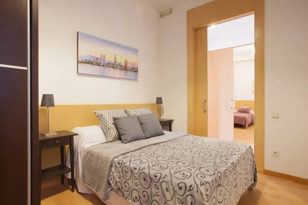 Akira Flats Urquinaona Centric apartment