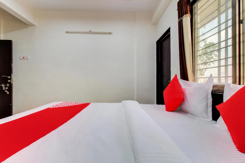 Warunase Palace by OYO Rooms