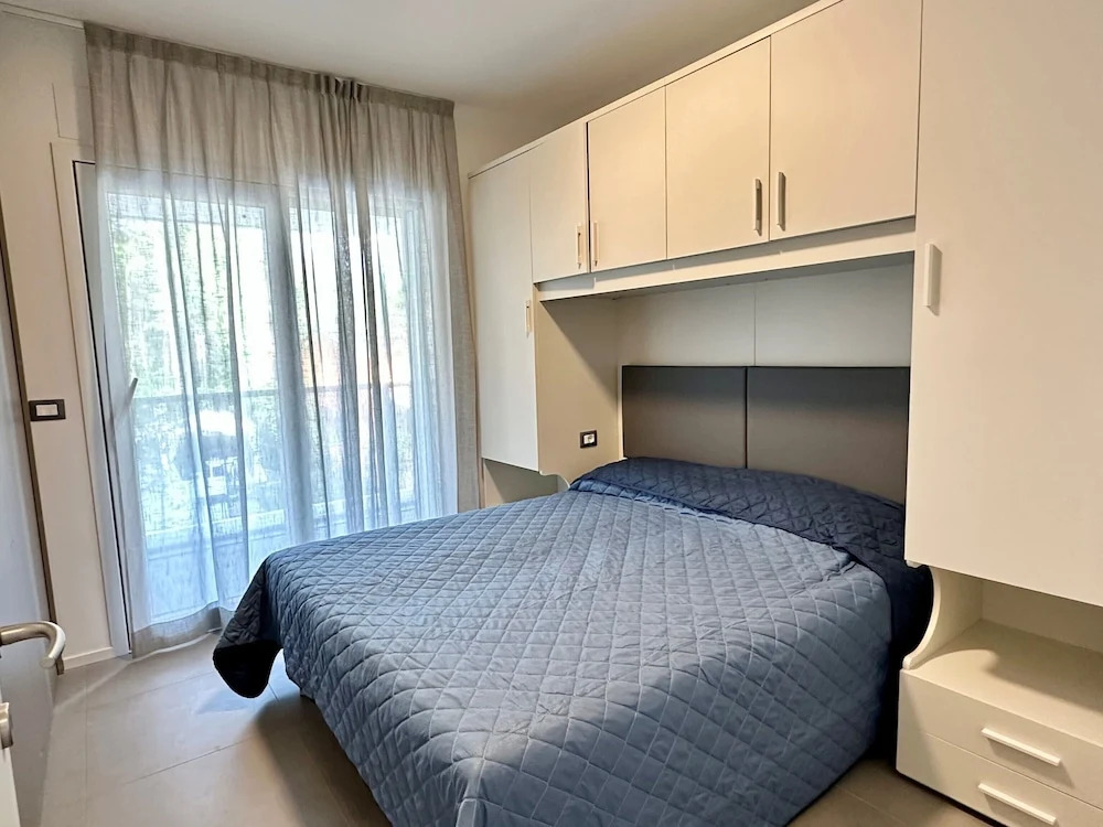 Pool Apartment 400m From Beach