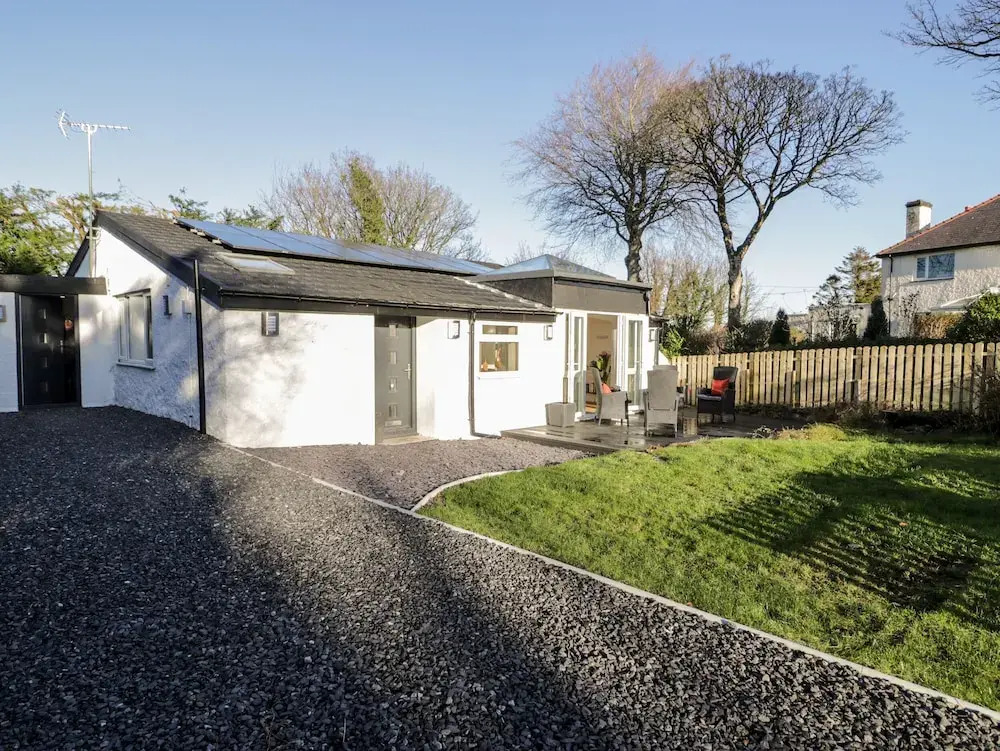 Cromlech Cottage at Cromlech Manor Farm