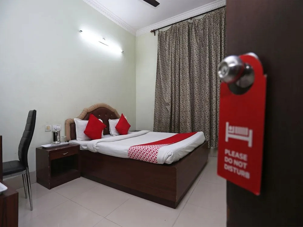 Oyo 27644 Cozycom