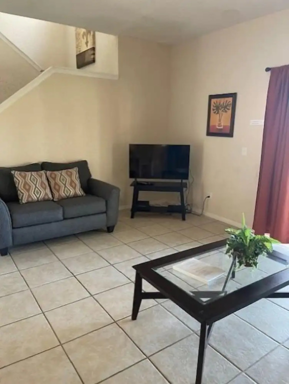 Davenport Vacation Homes by Shine FM