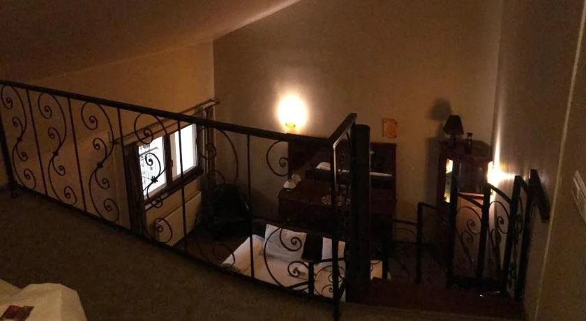 Hotel Lexus - Fost Cosmin