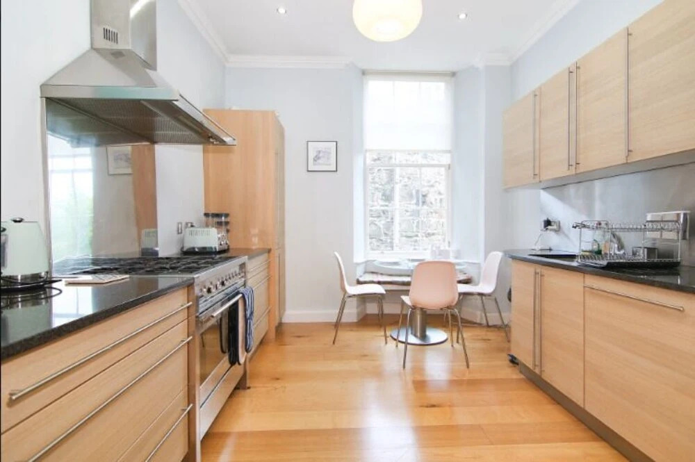 Stylish & majestic 3-bed apartment in Stockbridge