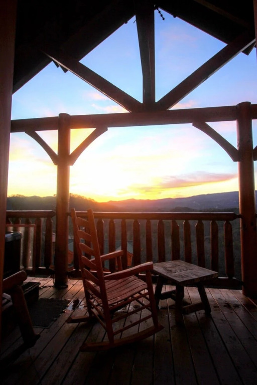 Birdnest Way Cabin 1258 - 2 Br cabin by RedAwning