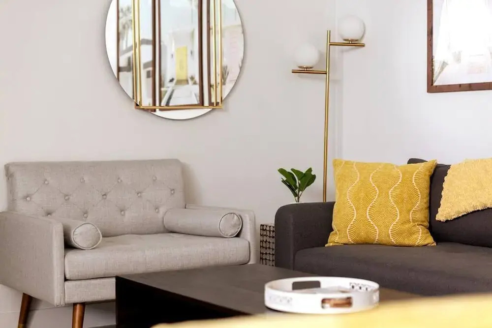 Mid-century Gem w Secret 4th Bedroom Near Downtown