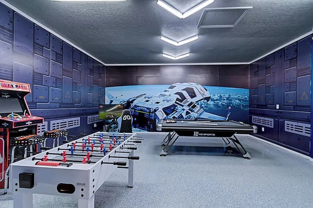 Private Pool & Game Room Family Retreat at Windsor Cay