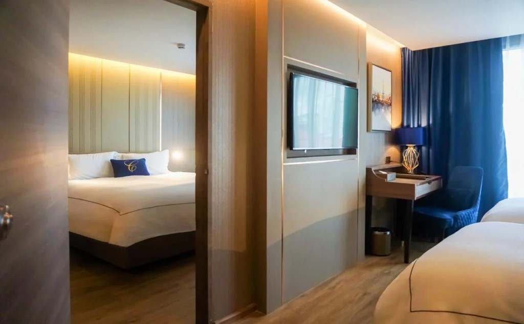 GLOW Sukhumvit 5