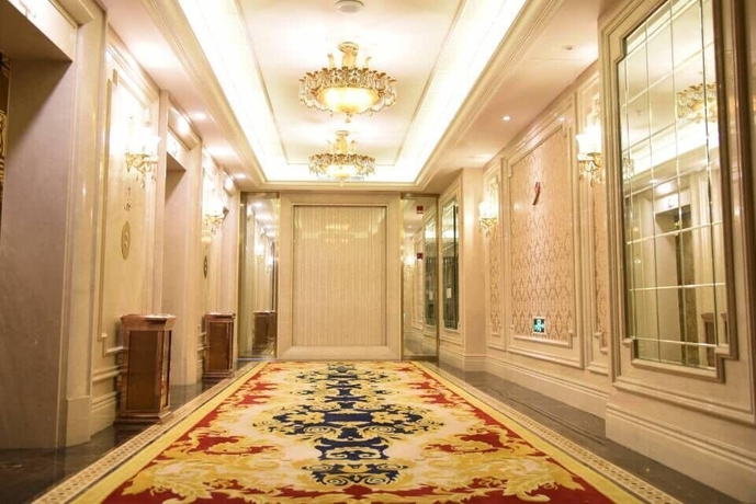 Huanghe Grand Hotel