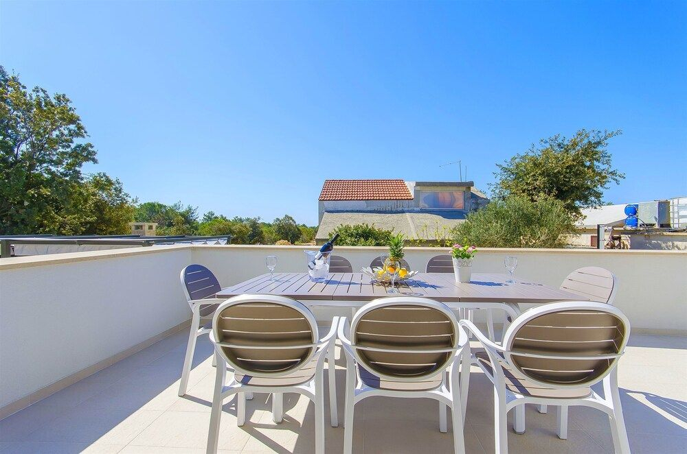 Apartments Villa V