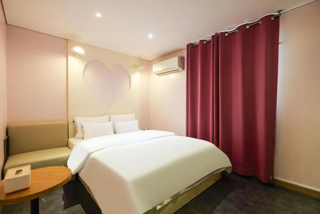 Laria Hotel