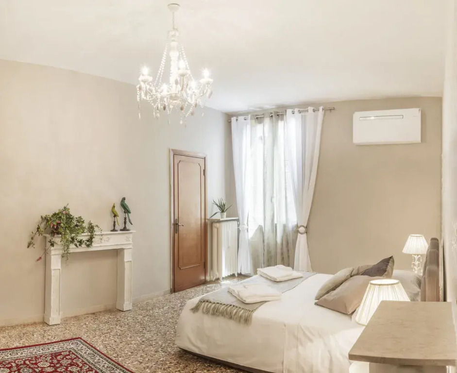 Venice Apartments