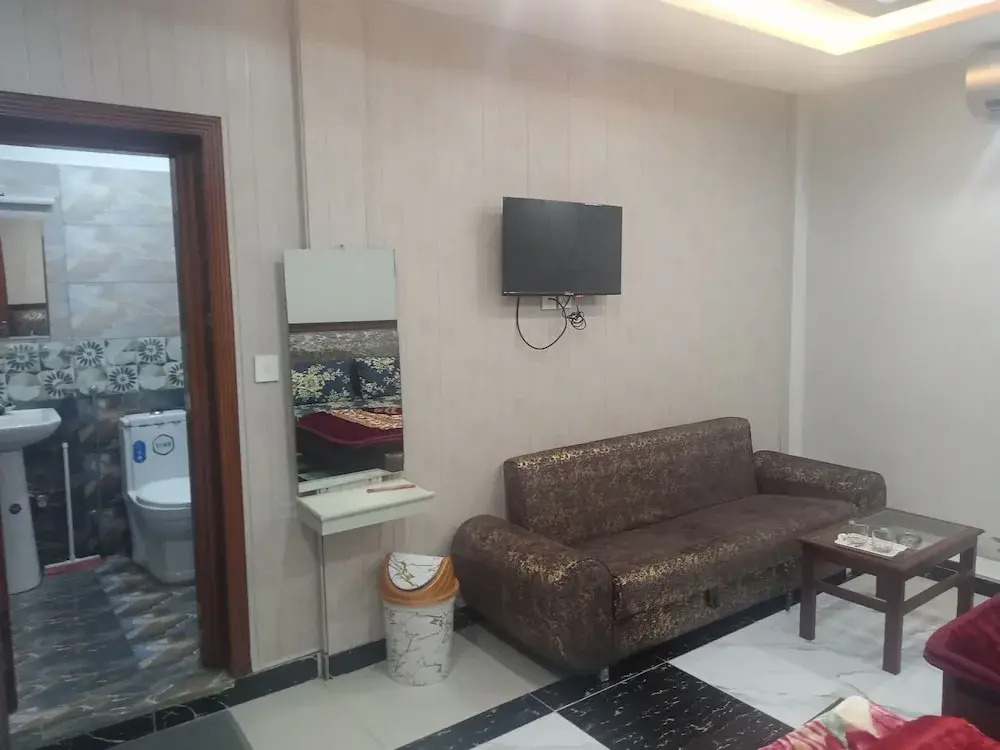 Four Season Guest House