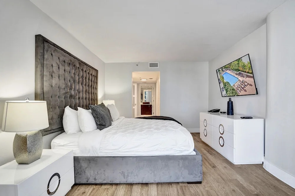 Stunning Balcony Views 3 Bedroom