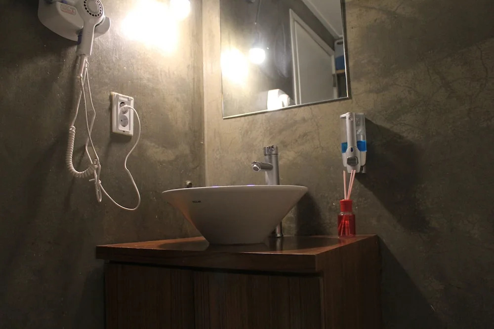 U Guesthouse in Hongdae Female Only - Hostel