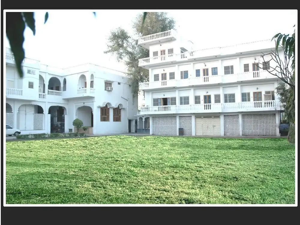 Hotel Saheli Palace