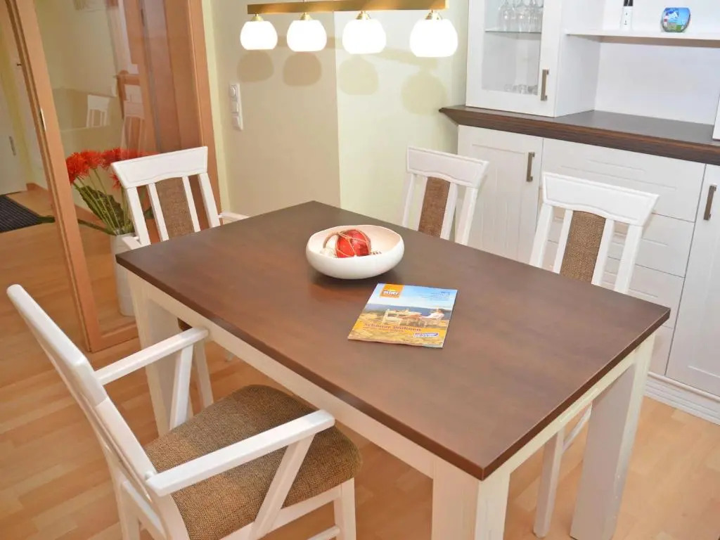 strandnahe FeWo mit 2 Schlafzimmern und Terrasse, Residenz Margarete, Binz