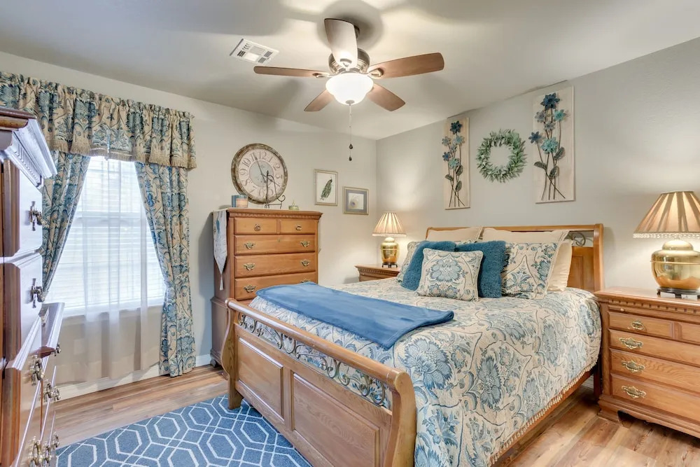 Chandler House w/ Fenced Backyard: Pets Welcome!