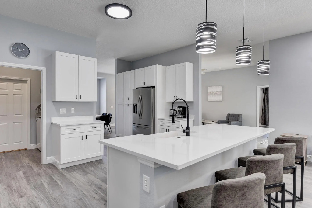 Brand New Remodeled Golf Course Pool & Spa Home, Davenport, US