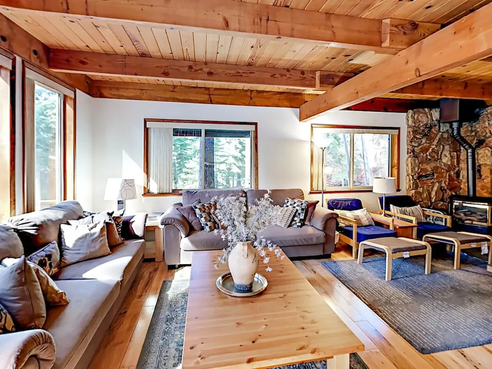 1262 Pine Valley Rd House by RedAwning