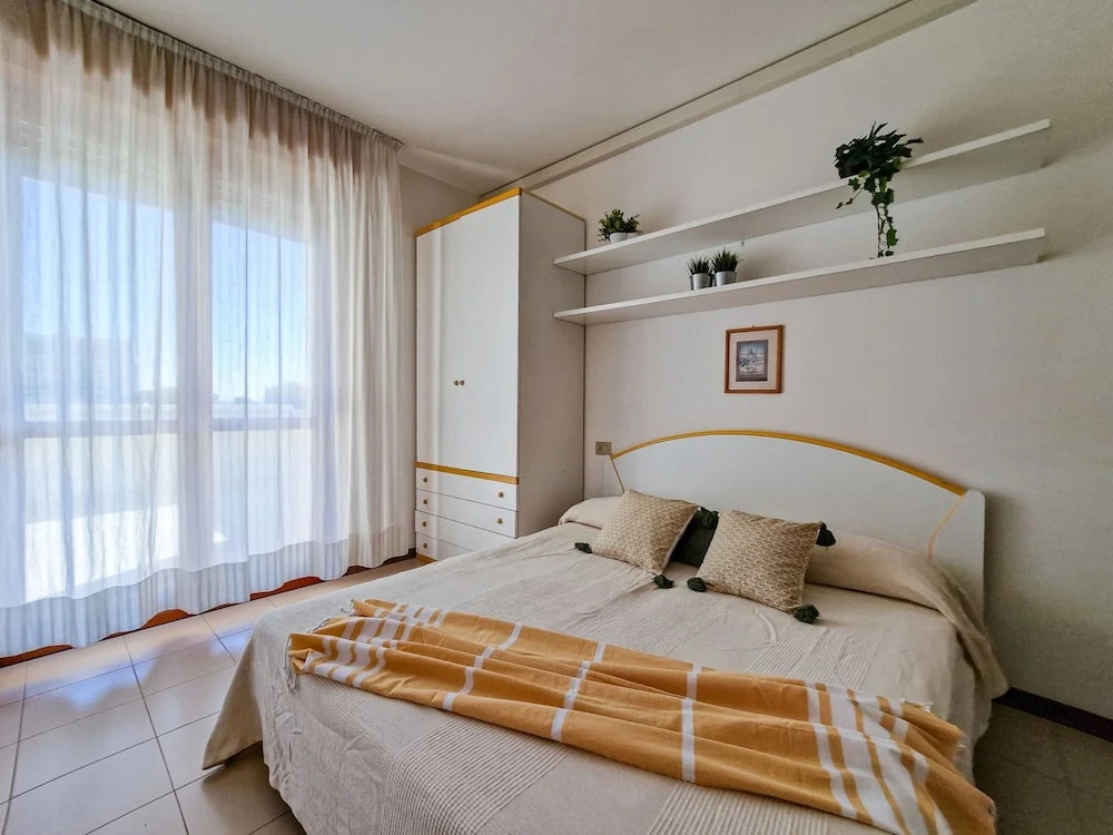 One Bedroom Flat in a Residence With Pool