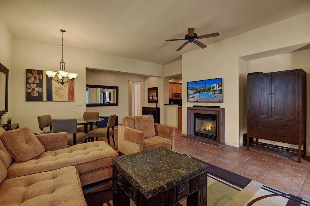 Barefoot Villa Mountain Views & Luxury Spa Access