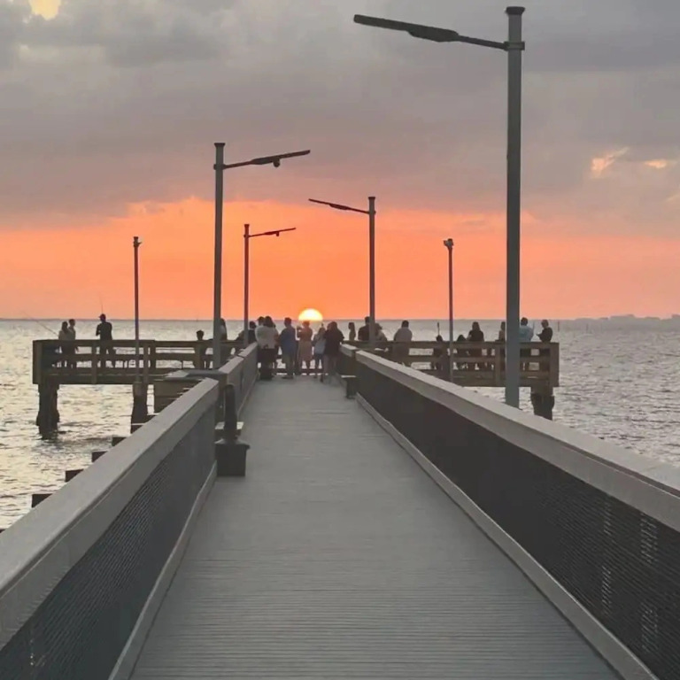Mangrove Waterway View Sleeps 4 Pool Courts