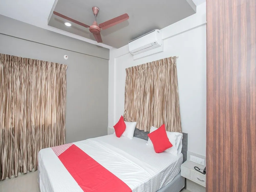 Hotel Saarang Forever