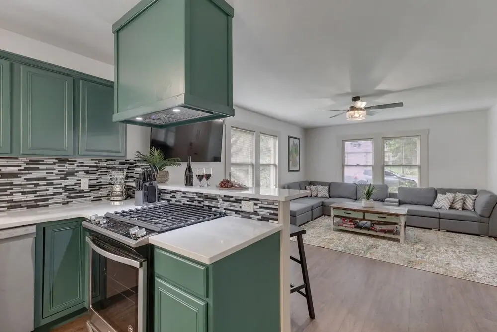 Luxury Haus Near Main St W/pool & Fire Pit