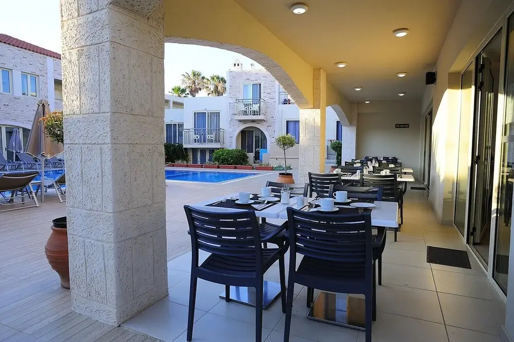 Maravel Star Art Hotel - Comfortable Room for 4 People With Sea View