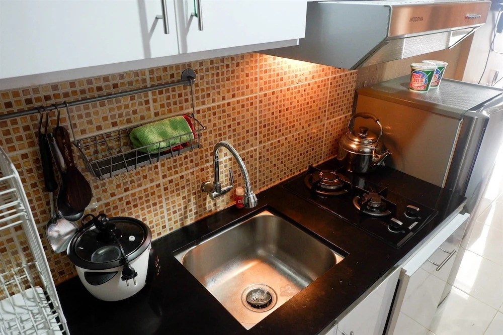 Great Location Studio Belmont Apartment near Puri Mall