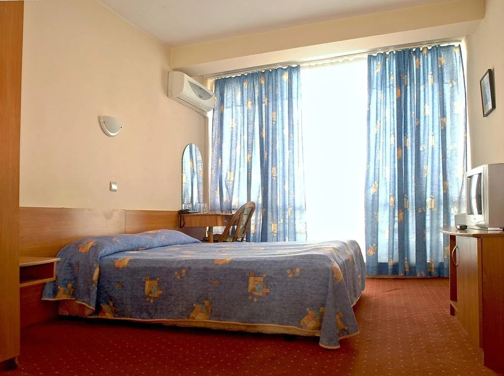 Sezoni South Burgas