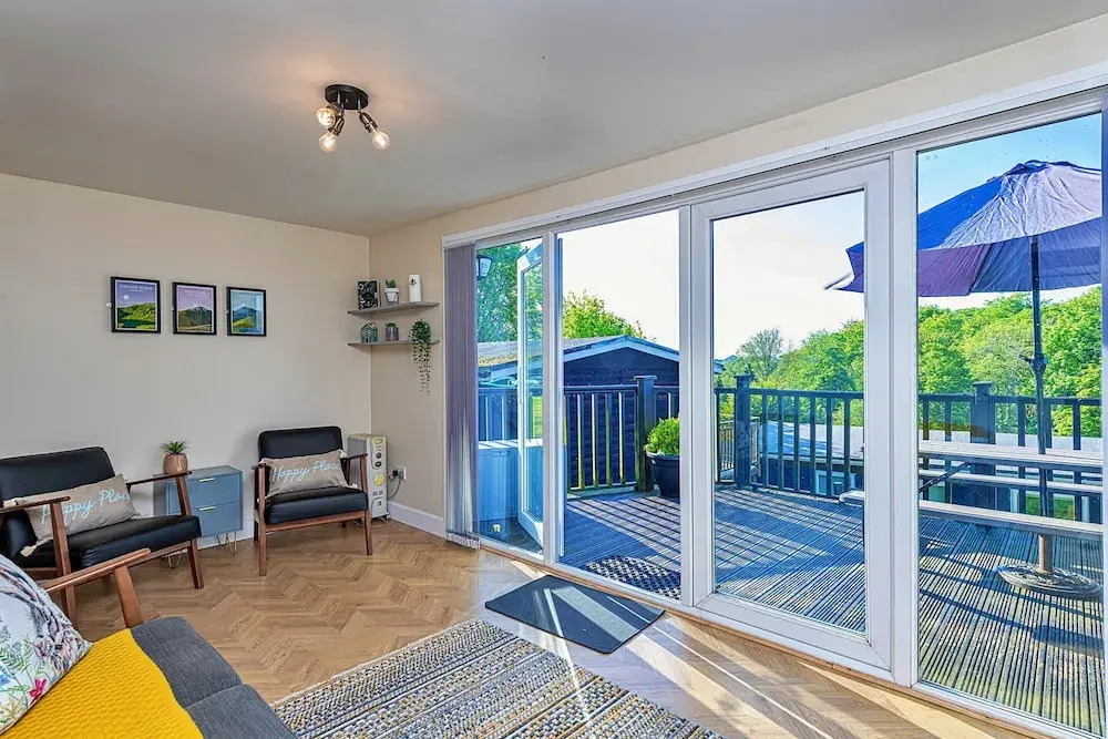 Chalet in Snowdonia With Pool & Fishing Lake