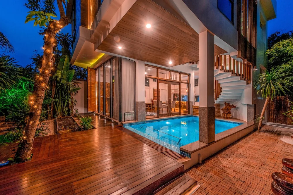 Villa Eternal, Private Pool, 3 Floors & Rooftop Terrace