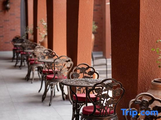 Yining Floating Life Homestay (Yining Airport & Railway Station Branch)