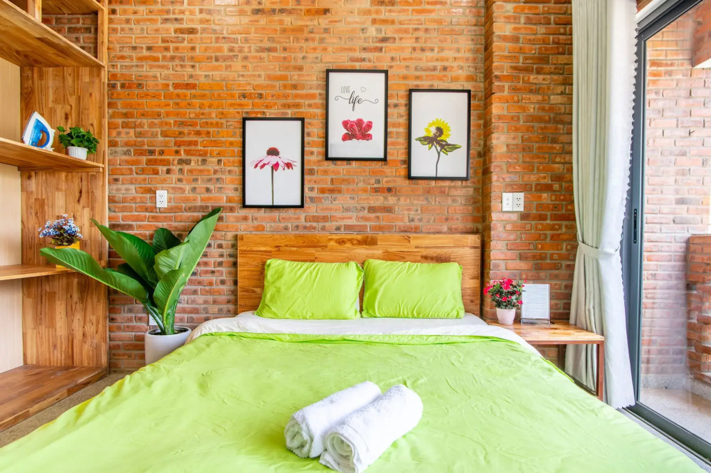 Athena Vintage House