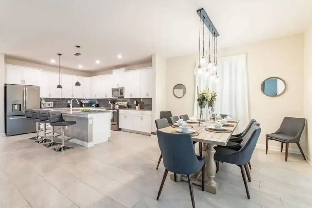 6BR Luxury Home With Private Pool and Hot Tub - Near Disney