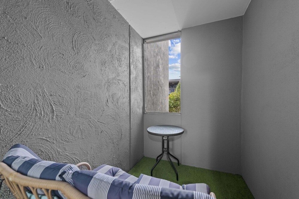 Studio With Balcony Access in Central Bowen Hills