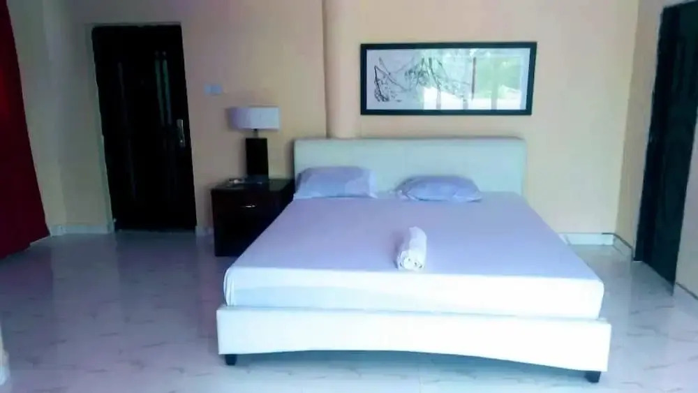 Sonnys Inn And Car Rentals