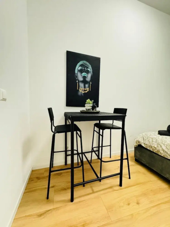 Stylish 4BR Apt Near Westbahnhof
