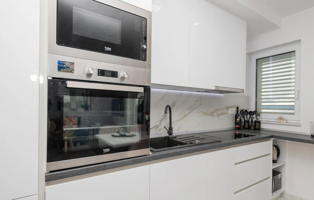Amazing Apartment in Makarska With 2 Bedrooms and Wifi